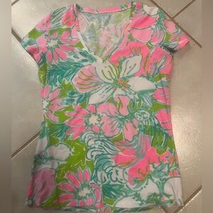 Lilly Pulitzer v-neck tee